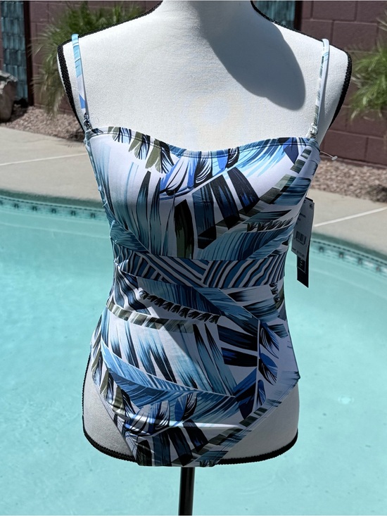 La Blanca Other - LaBlanca Swimsuit Size 6 NWT